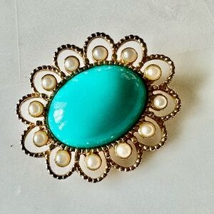 Vintage Gold Tone Faux Turquoise Cabochon Pearl Brooch Costume Jewelry Sarah